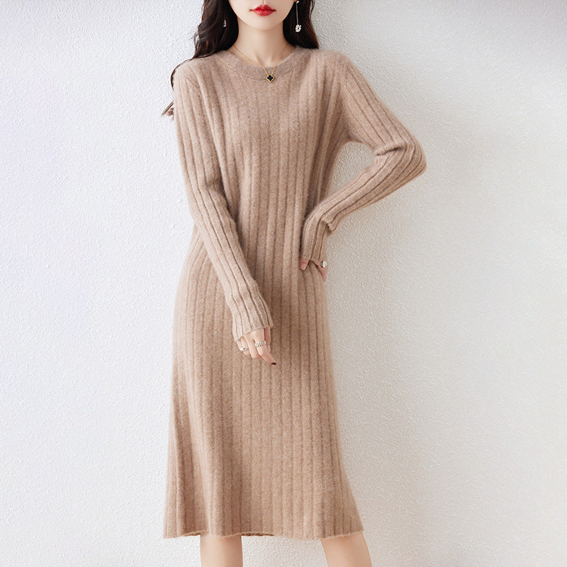 Crew neck wool knit dress