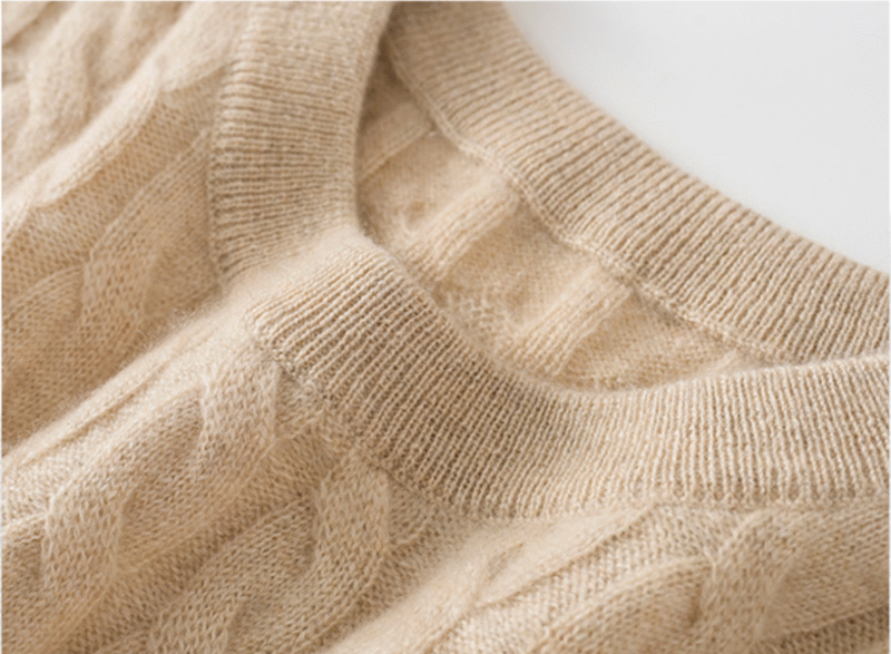 Women’s Light Beige Cable-Knit Cashmere Sweater