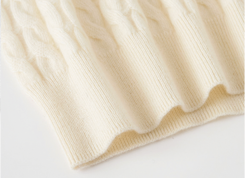 Women’s White Cable-Knit Cashmere Sweater